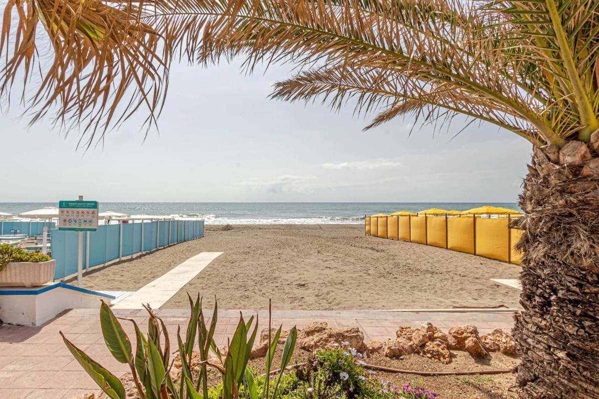 797 Holiday Rentals- Duplex Para 7 En La Carihuela A 1 Min De La Playa 토레몰리노스 외부 사진