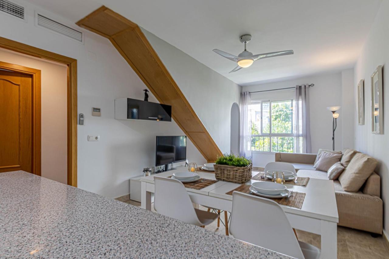 797 Holiday Rentals- Duplex Para 7 En La Carihuela A 1 Min De La Playa 토레몰리노스 외부 사진