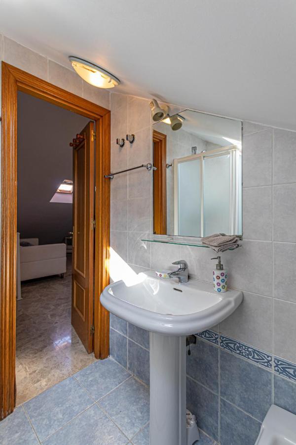 797 Holiday Rentals- Duplex Para 7 En La Carihuela A 1 Min De La Playa 토레몰리노스 외부 사진