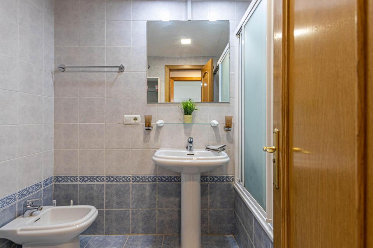 797 Holiday Rentals- Duplex Para 7 En La Carihuela A 1 Min De La Playa 토레몰리노스 외부 사진