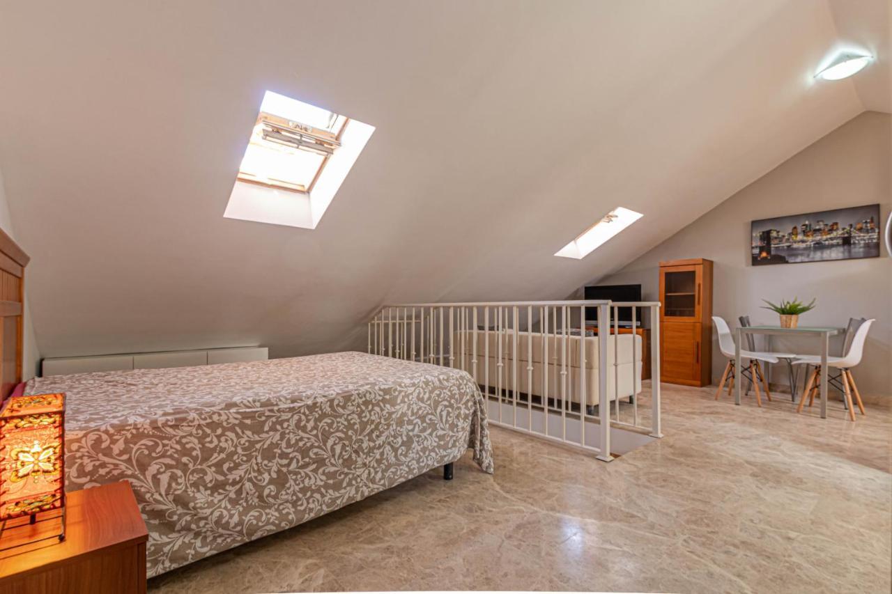 797 Holiday Rentals- Duplex Para 7 En La Carihuela A 1 Min De La Playa 토레몰리노스 외부 사진