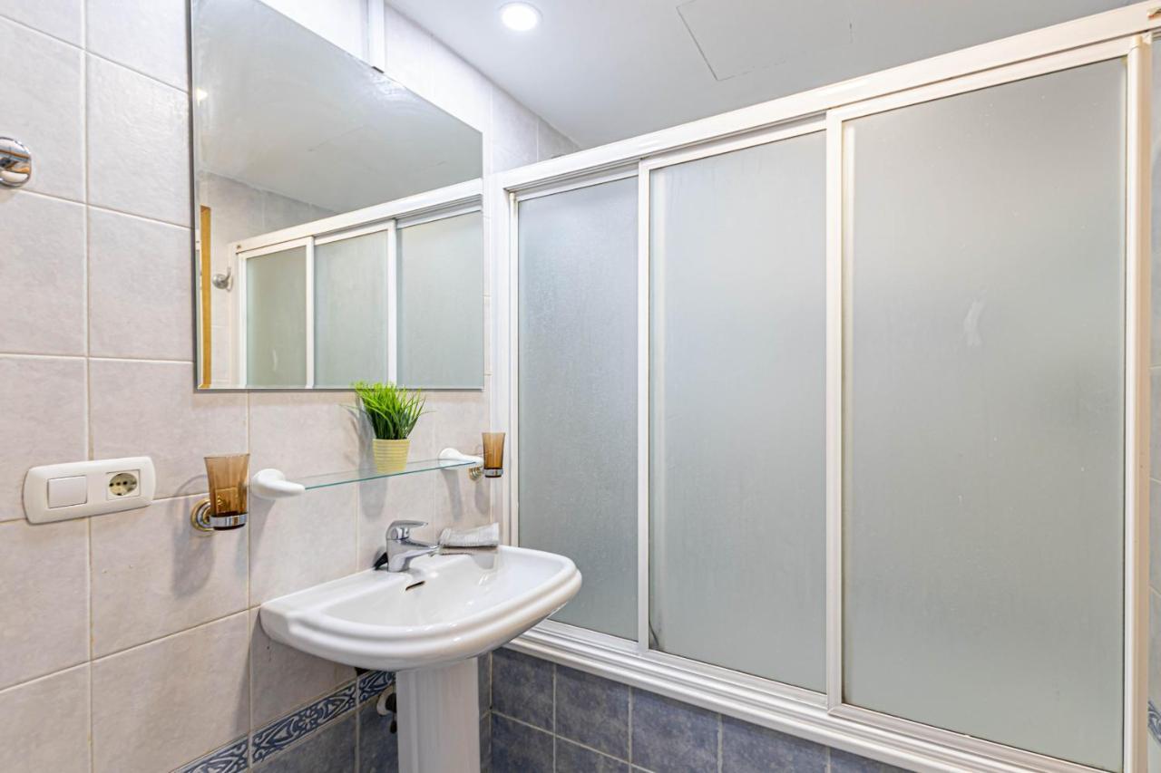 797 Holiday Rentals- Duplex Para 7 En La Carihuela A 1 Min De La Playa 토레몰리노스 외부 사진