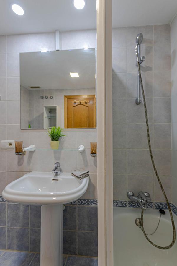 797 Holiday Rentals- Duplex Para 7 En La Carihuela A 1 Min De La Playa 토레몰리노스 외부 사진