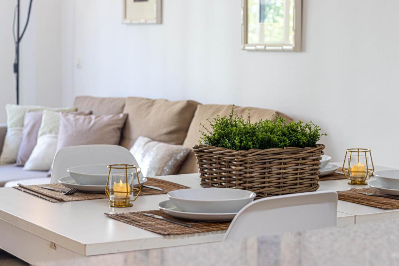 797 Holiday Rentals- Duplex Para 7 En La Carihuela A 1 Min De La Playa 토레몰리노스 외부 사진