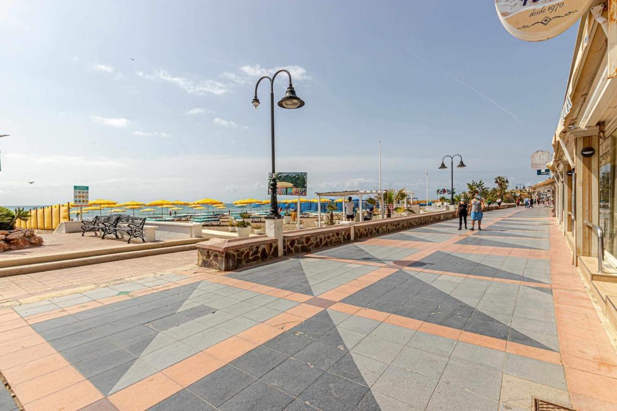 797 Holiday Rentals- Duplex Para 7 En La Carihuela A 1 Min De La Playa 토레몰리노스 외부 사진