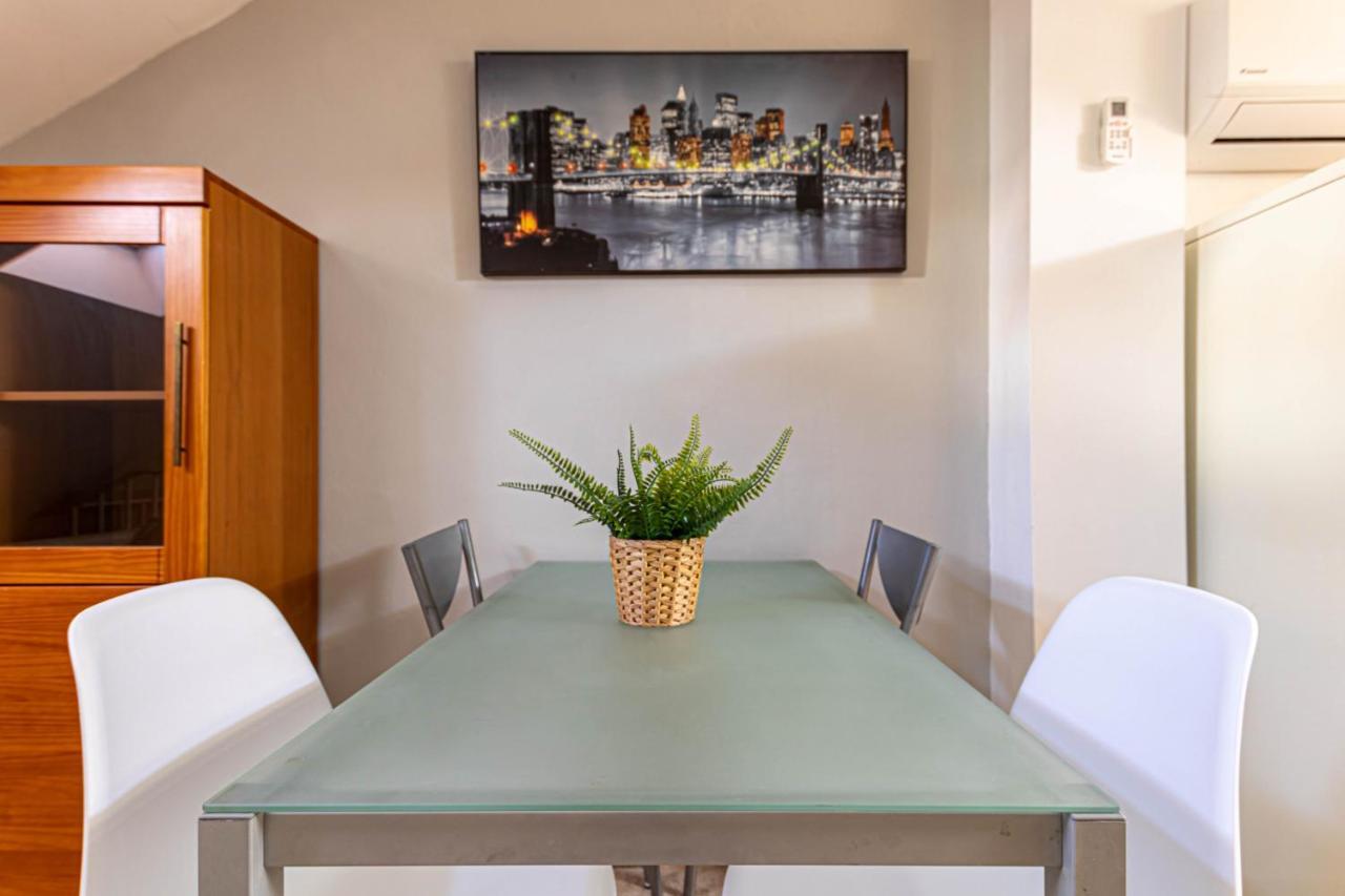 797 Holiday Rentals- Duplex Para 7 En La Carihuela A 1 Min De La Playa 토레몰리노스 외부 사진