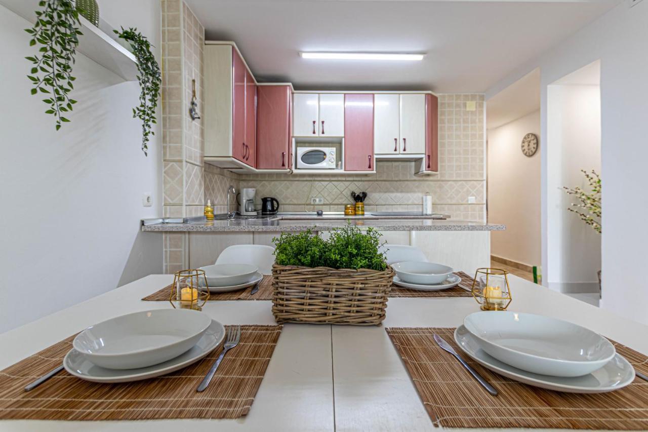 797 Holiday Rentals- Duplex Para 7 En La Carihuela A 1 Min De La Playa 토레몰리노스 외부 사진